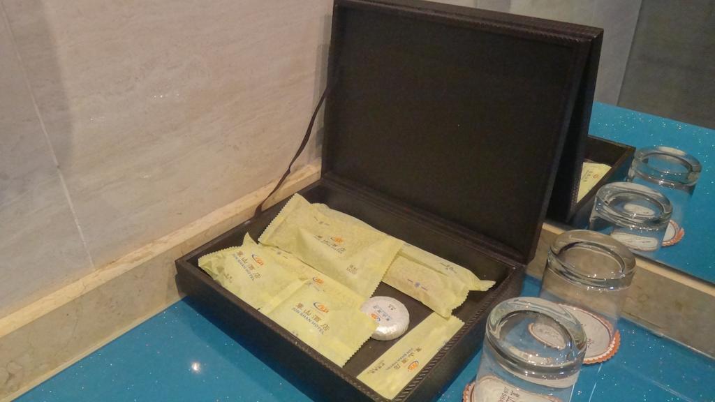 Guangzhou Junshan Hotel - Shuttle Bus For Canton Fair Eksteriør billede